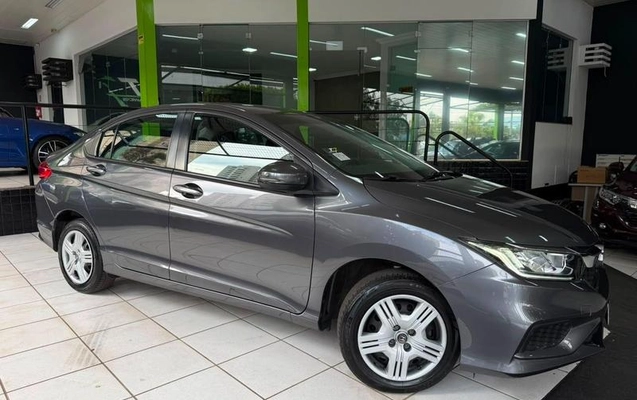 imagem-https://www.socarrao.com.br/sc-vehicle-images-prod/2399072/1789072945792-8224879_11_B_a7216638c1.jpeg