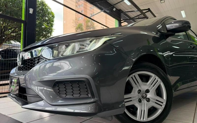 imagem-https://www.socarrao.com.br/sc-vehicle-images-prod/2399072/1789072945794-8224879_12_B_27dfe269ca.jpeg