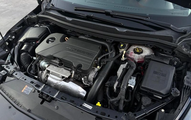 imagem-https://www.socarrao.com.br/sc-vehicle-images-prod/2399833/1784121695858-8009775_13_B_172cbb656c.jpeg