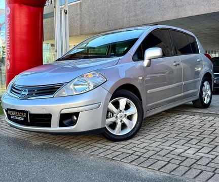 Nissan TIIDA 2011 Prata — foto 1 de 3