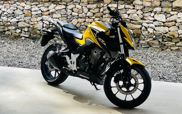 imagem-https://www.socarrao.com.br/sc-vehicle-images-prod/2400919/1782927601459-ZDliOGM4NjAtYzA5MC00MDZlLTgyYTUtMDMwZTgwMjk0ZjAwLkpQRw.JPG