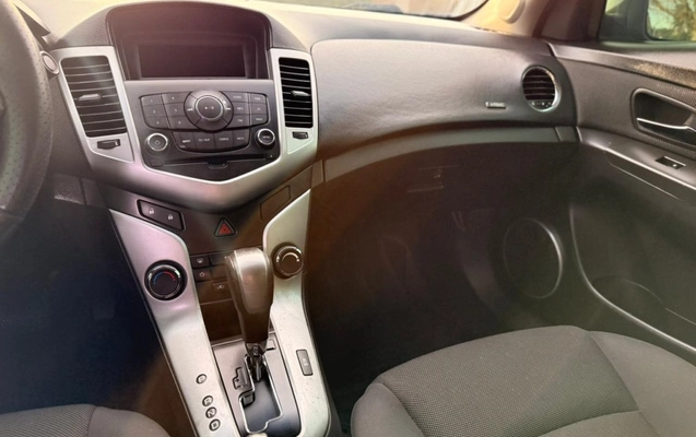 imagem-https://www.socarrao.com.br/sc-vehicle-images-prod/2401071/1782928305170-4_045531.jpg