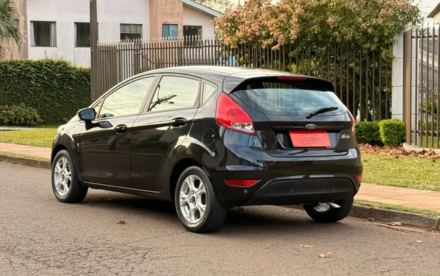 imagem-https://www.socarrao.com.br/sc-vehicle-images-prod/2401073/1782928322234-3_092220.jpg