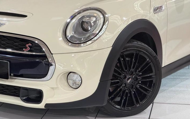 imagem-https://www.socarrao.com.br/sc-vehicle-images-prod/2401287/1789585937352-8226373_2_B_102fed1a2c.jpeg