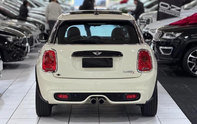 imagem-https://www.socarrao.com.br/sc-vehicle-images-prod/2401287/1789585937360-8226373_12_B_ba0862cbe8.jpeg
