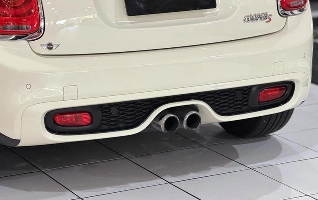 imagem-https://www.socarrao.com.br/sc-vehicle-images-prod/2401287/1789585937363-8226373_16_B_f14935bfd0.jpeg