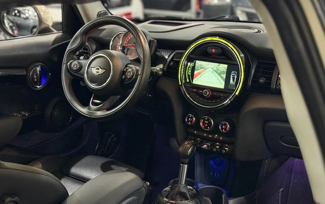 imagem-https://www.socarrao.com.br/sc-vehicle-images-prod/2401287/1789585937367-8226373_20_B_49ed2964c5.jpeg