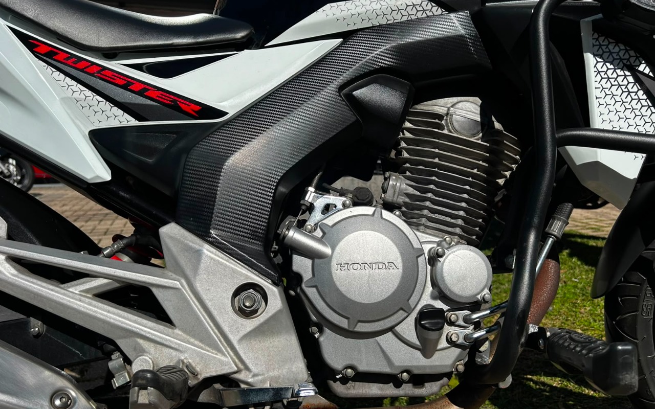 imagem-https://www.socarrao.com.br/sc-vehicle-images-prod/2401343/1782929236681-NC5qcGVn.jpeg