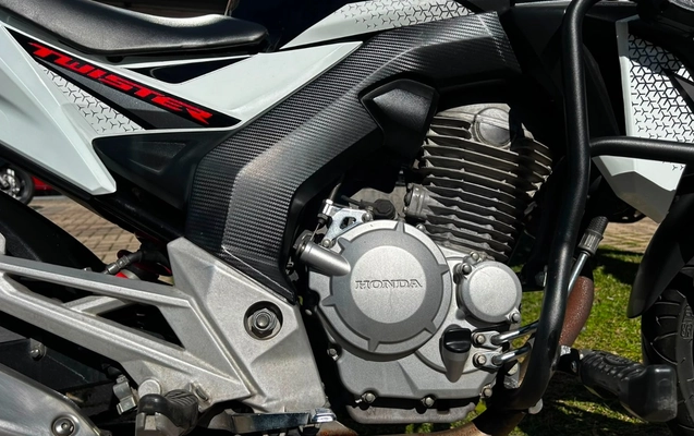 imagem-https://www.socarrao.com.br/sc-vehicle-images-prod/2401343/1782929236681-NC5qcGVn.jpeg
