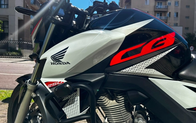 imagem-https://www.socarrao.com.br/sc-vehicle-images-prod/2401343/1782929236821-Ni5qcGVn.jpeg