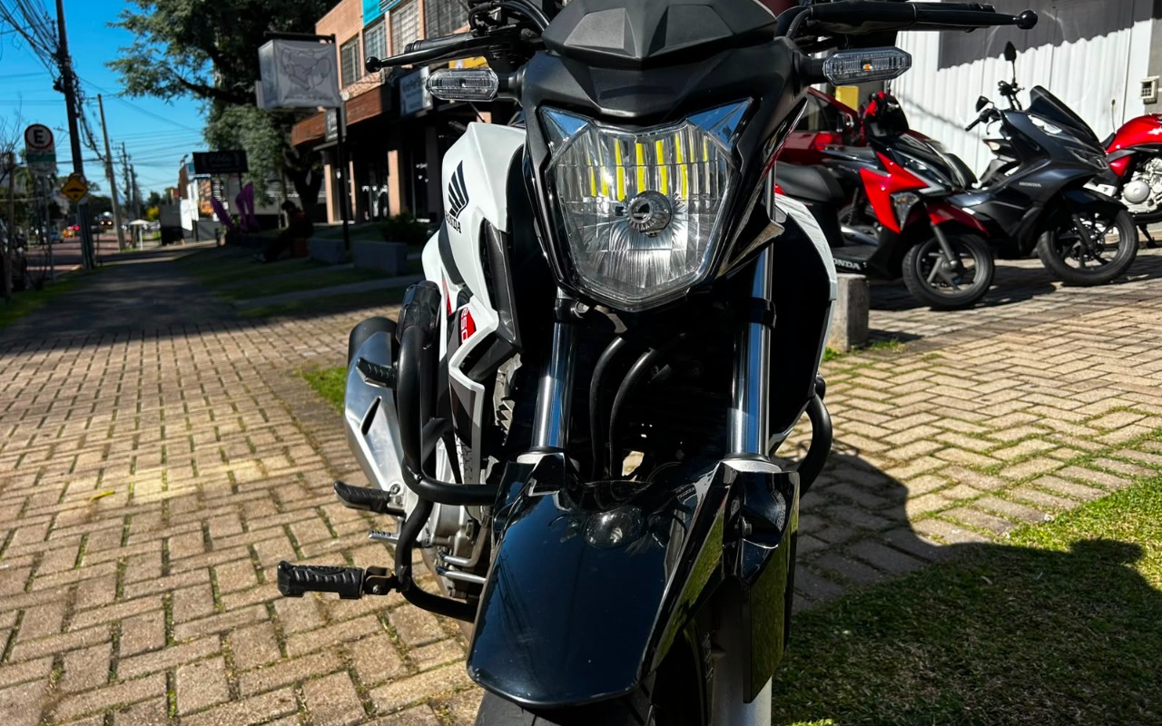 imagem-https://www.socarrao.com.br/sc-vehicle-images-prod/2401343/1782929236940-OC5qcGVn.jpeg