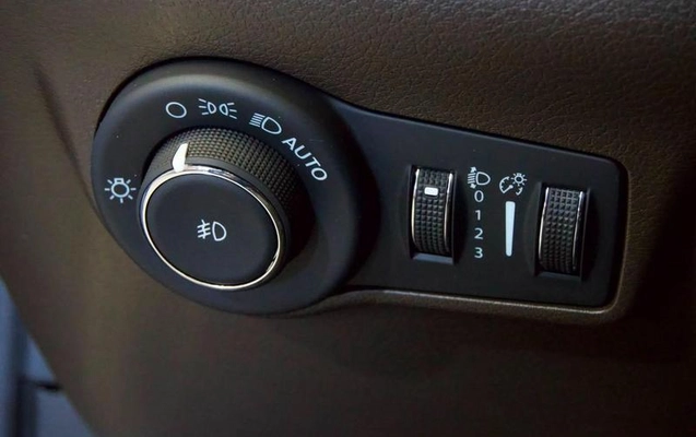 imagem-https://www.socarrao.com.br/sc-vehicle-images-prod/2401407/1789419327405-7843002_15_B_60d47dcd84.jpeg