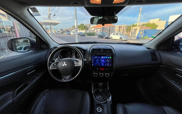 imagem-https://www.socarrao.com.br/sc-vehicle-images-prod/2401541/1782930233101-4_041436.jpg
