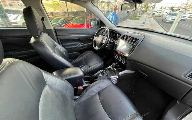 imagem-https://www.socarrao.com.br/sc-vehicle-images-prod/2401541/1782930233102-13_041436.jpg