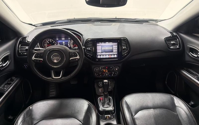 imagem-https://www.socarrao.com.br/sc-vehicle-images-prod/2401645/1788435978851-8236576_14_B_7e26f471fe.jpeg