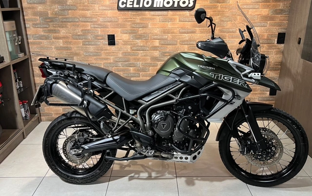 imagem-https://www.socarrao.com.br/sc-vehicle-images-prod/2401660/1785503830337-cb05b819d0c34deeb2f7afc3dd2bbe71_1785503729395.jpg