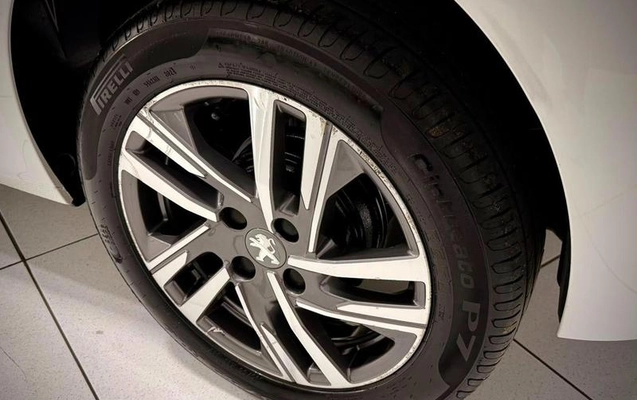 imagem-https://www.socarrao.com.br/sc-vehicle-images-prod/2401748/1788467910108-8239268_0_B_99433bb267.jpeg