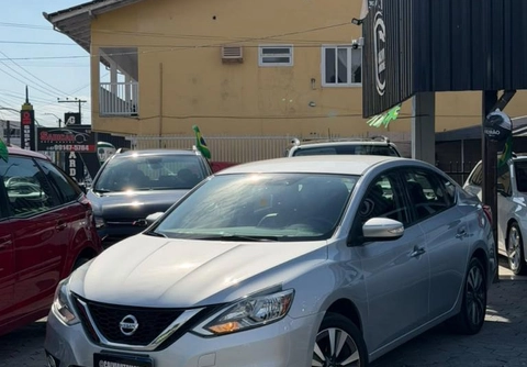 Nissan Sentra 2018 Prata — foto 1 de 3