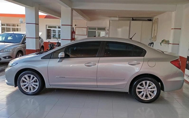 imagem-https://www.socarrao.com.br/sc-vehicle-images-prod/2402837/1788438660404-8237408_13_B_8f76e9afe0.jpeg