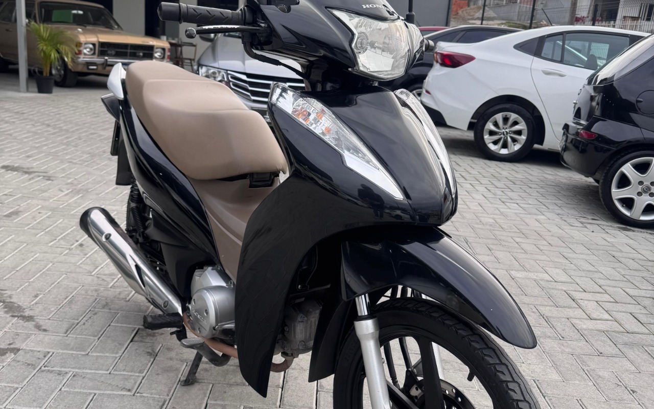 Honda BIZ 125/125i Flex  na cor Preto em Joinville / SC - 2402865