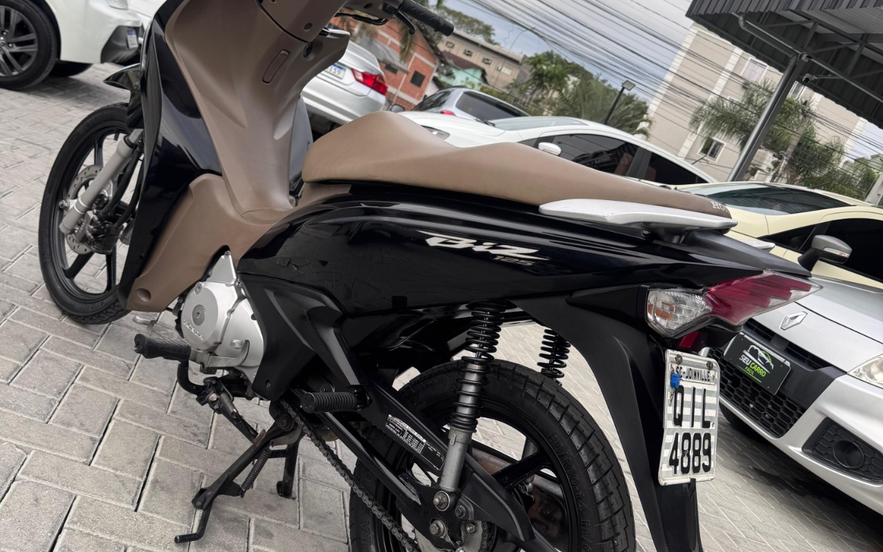 imagem-https://www.socarrao.com.br/sc-vehicle-images-prod/2402865/1782935109655-SU1HLTIwMjYwNjI5LVdBMDA5Mi5qcGc.jpg