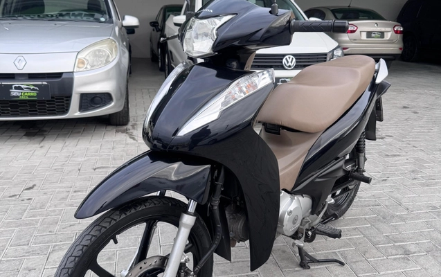 imagem-https://www.socarrao.com.br/sc-vehicle-images-prod/2402865/1782935110033-SU1HLTIwMjYwNjI5LVdBMDA4Ny5qcGc.jpg