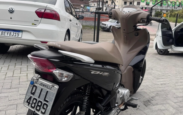 imagem-https://www.socarrao.com.br/sc-vehicle-images-prod/2402865/1782935110156-SU1HLTIwMjYwNjI5LVdBMDA4MC5qcGc.jpg