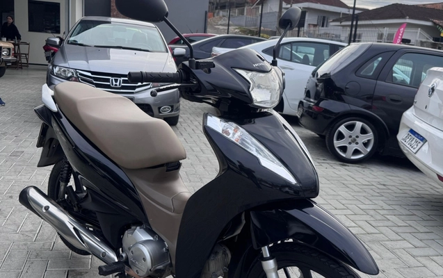 imagem-https://www.socarrao.com.br/sc-vehicle-images-prod/2402865/1782935110297-SU1HLTIwMjYwNjI5LVdBMDA3Ny5qcGc.jpg