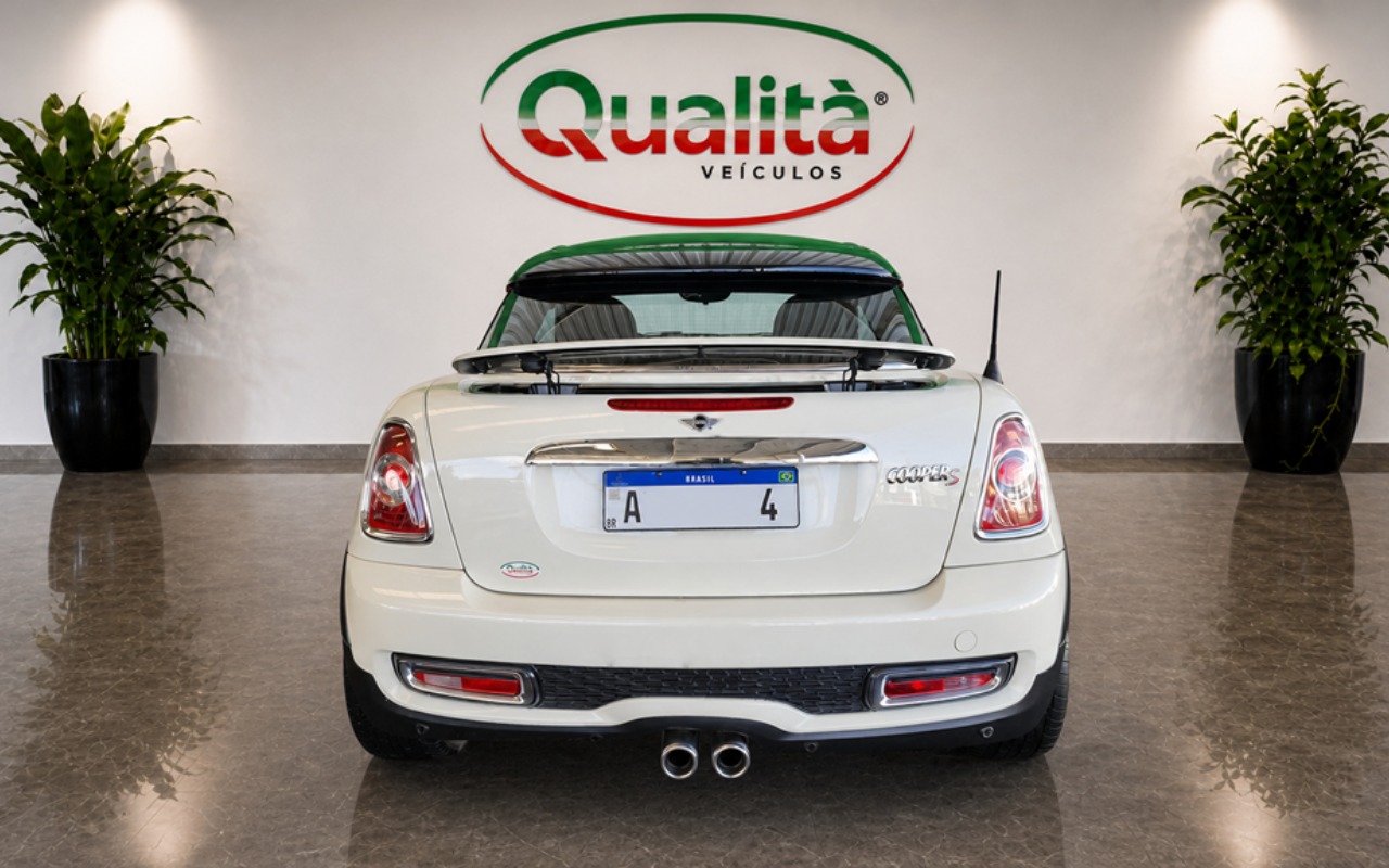 imagem-https://www.socarrao.com.br/sc-vehicle-images-prod/2403386/1788380570244-MDgucG5n.png