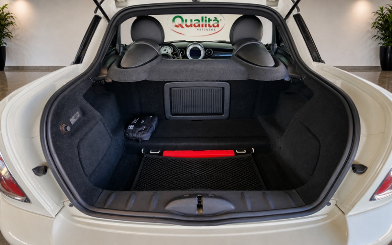 imagem-https://www.socarrao.com.br/sc-vehicle-images-prod/2403386/1788380570660-MTMucG5n.png