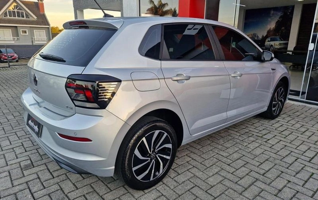 imagem-https://www.socarrao.com.br/sc-vehicle-images-prod/2403901/1789493678710-8229623_17_B_a82e017fca.jpeg