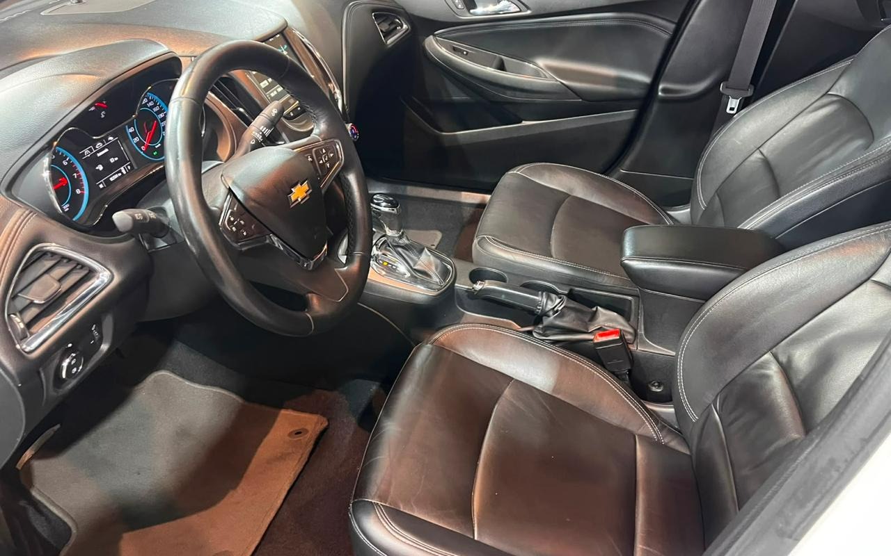 imagem-https://www.socarrao.com.br/sc-vehicle-images-prod/24060/1780405997293-MTAuanBlZw.jpeg