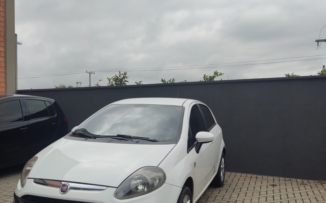 Fiat Punto 2017 Branco — foto 1 de 3