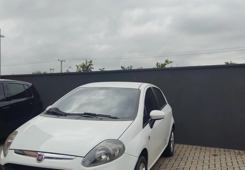 Fiat Punto 2017 Branco — foto 1 de 3