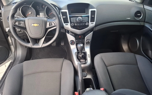 imagem-https://www.socarrao.com.br/sc-vehicle-images-prod/2414063/1782990707654-12_044255.jpg