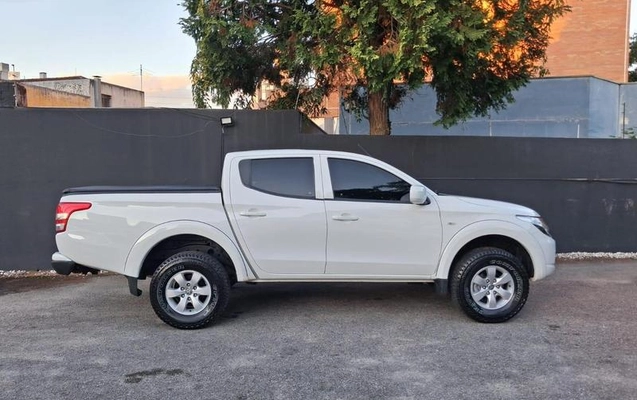 imagem-https://www.socarrao.com.br/sc-vehicle-images-prod/2414335/1785427191301-8240694_10_B_6517c843bd.jpeg