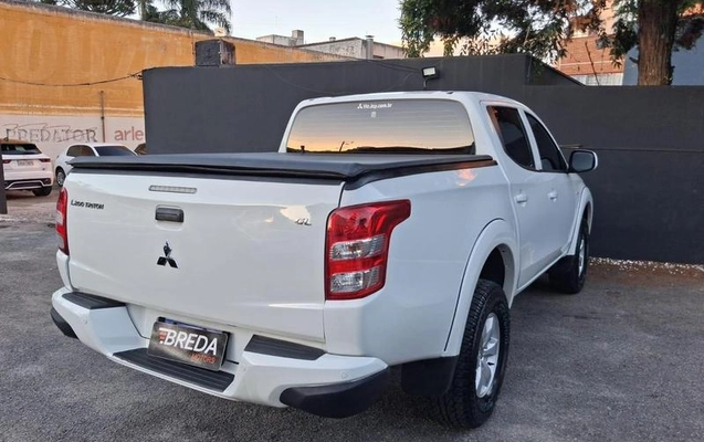 imagem-https://www.socarrao.com.br/sc-vehicle-images-prod/2414335/1785427191308-8240694_2_B_ed8f3d36a0.jpeg