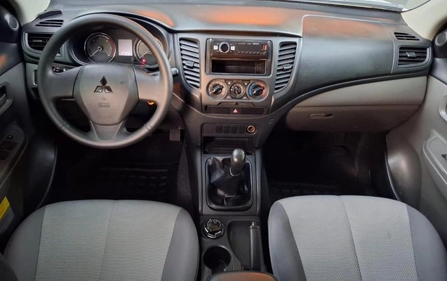 imagem-https://www.socarrao.com.br/sc-vehicle-images-prod/2414335/1785427191312-8240694_6_B_c34fde4cb2.jpeg