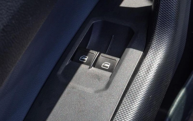 imagem-https://www.socarrao.com.br/sc-vehicle-images-prod/2415036/1787332082680-8226467_12_B_7a176980c1.jpeg