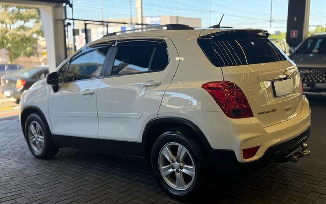 imagem-https://www.socarrao.com.br/sc-vehicle-images-prod/2415401/1788449845734-8178148_12_B_1f87af77fb.jpeg