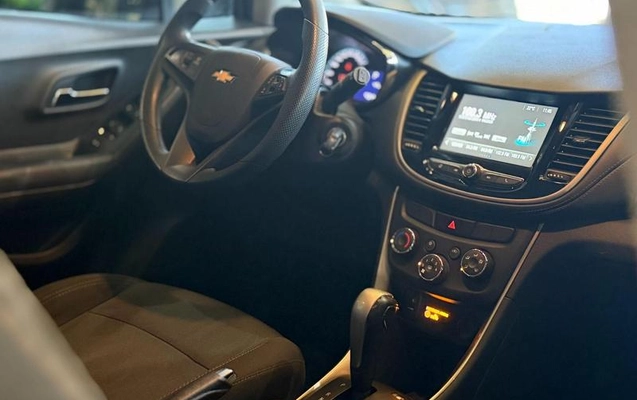imagem-https://www.socarrao.com.br/sc-vehicle-images-prod/2415401/1788449845736-8178148_7_B_4455fd4b04.jpeg