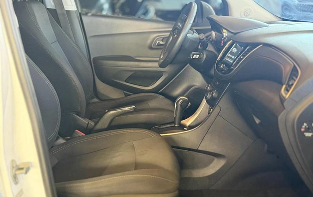 imagem-https://www.socarrao.com.br/sc-vehicle-images-prod/2415401/1788449845739-8178148_3_B_84b0b2712a.jpeg