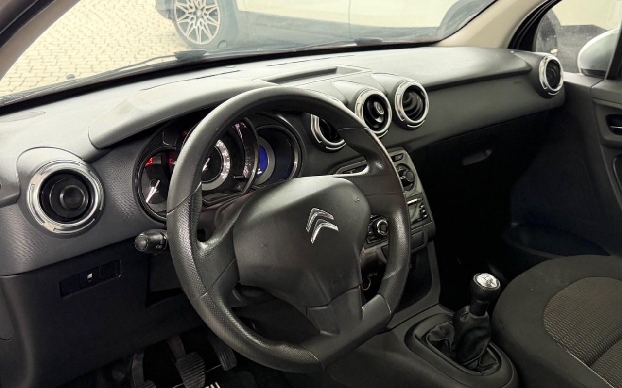 imagem-https://www.socarrao.com.br/sc-vehicle-images-prod/2415562/1783001070910-SU1HXzkzNDMuanBlZw.jpeg