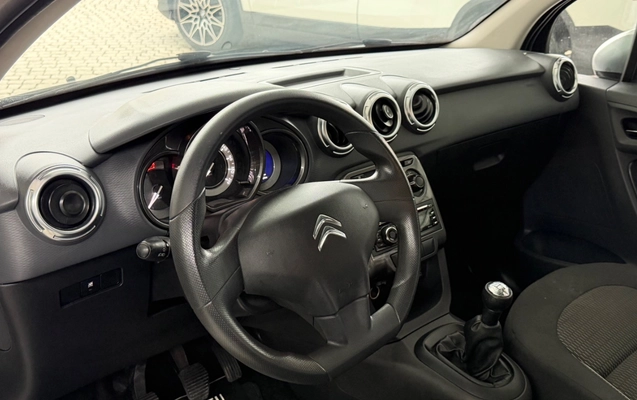 imagem-https://www.socarrao.com.br/sc-vehicle-images-prod/2415562/1783001070910-SU1HXzkzNDMuanBlZw.jpeg