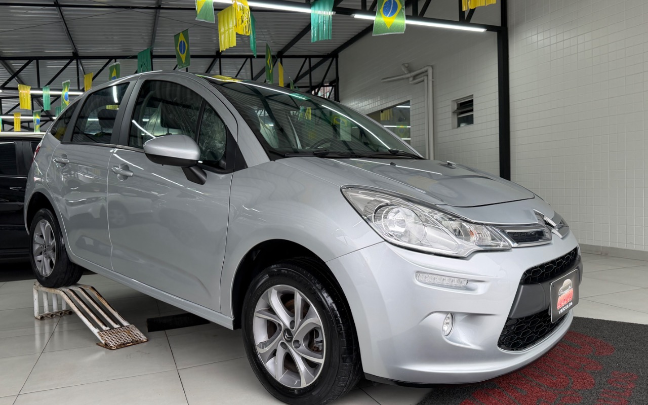 imagem-https://www.socarrao.com.br/sc-vehicle-images-prod/2415562/1783001070965-SU1HXzkzNDcuanBlZw.jpeg