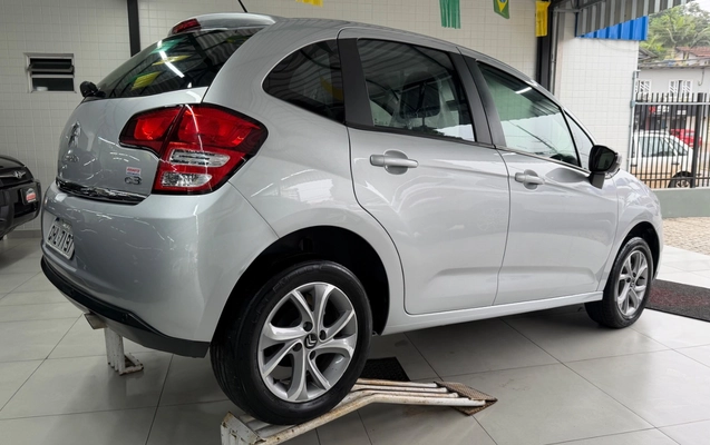 imagem-https://www.socarrao.com.br/sc-vehicle-images-prod/2415562/1783001071052-SU1HXzkzNDYuanBlZw.jpeg