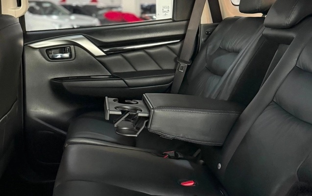 imagem-https://www.socarrao.com.br/sc-vehicle-images-prod/2415711/1783001712912-ODQ5MDhhNTktNTE4ZS00MDZhLTkyOWMtNTFlZmI3NTQ4NWJkLmpwZWc.jpeg
