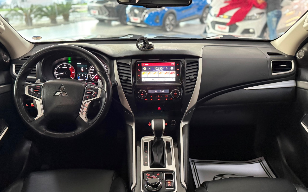 imagem-https://www.socarrao.com.br/sc-vehicle-images-prod/2415711/1783001713041-YmI1MWE0NzQtMWI5MS00YjNjLWI0ODYtOWFiYmFhZTkxM2Y4LmpwZWc.jpeg