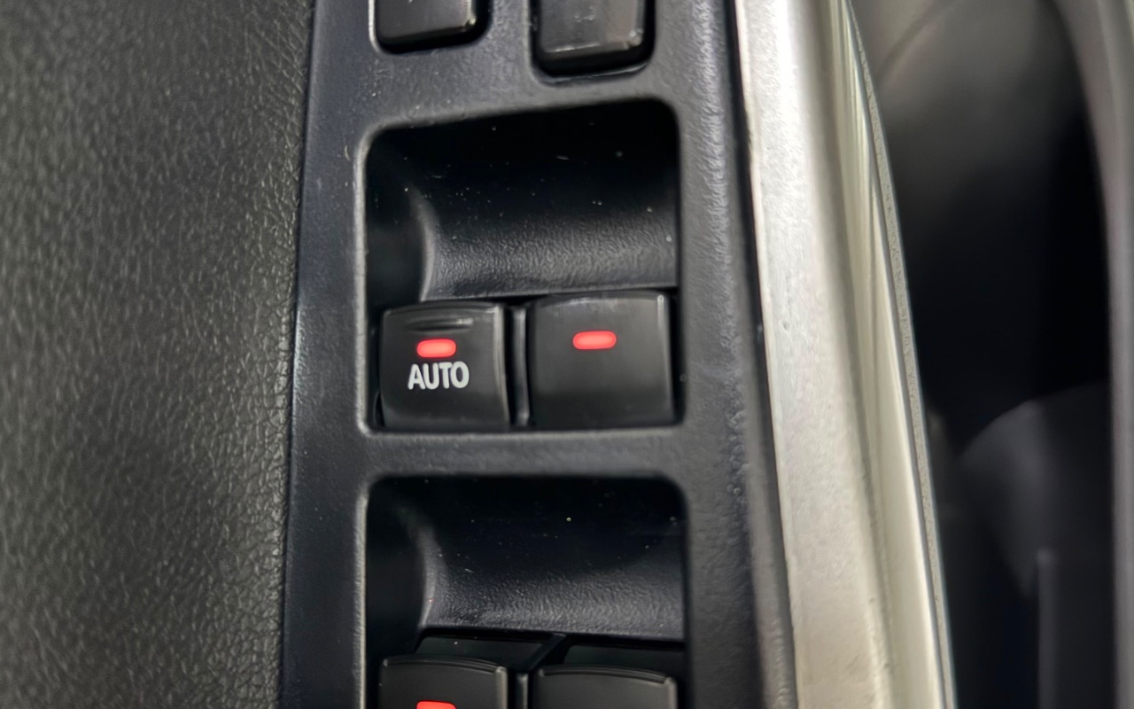 imagem-https://www.socarrao.com.br/sc-vehicle-images-prod/2415711/1783001713504-Zjk3OTNhMmYtZjdmNC00MTBhLWE1YjktZTA0ZGU5NmM1NzRlLmpwZWc.jpeg