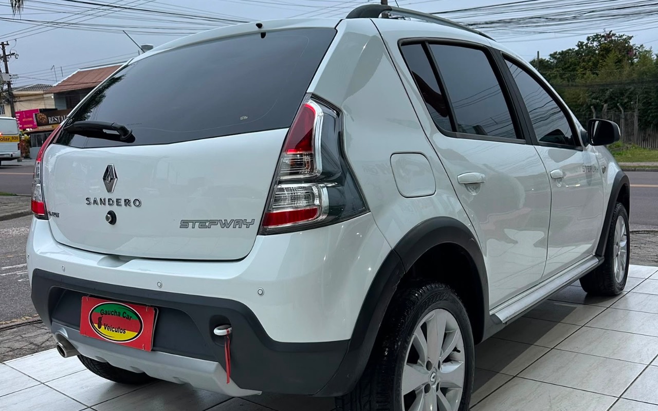 imagem-https://www.socarrao.com.br/sc-vehicle-images-prod/2415781/1783173741327-ZWU2MzgyNjctYzkxMC00MzQyLTllOWQtZjgwYWVjNWM5OTMyLmpwZWc.jpeg